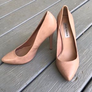 Steve Madden Nude Pumps